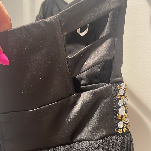 Graduation/Prom Dress 🎓⚡️ - Picture 7 of 11